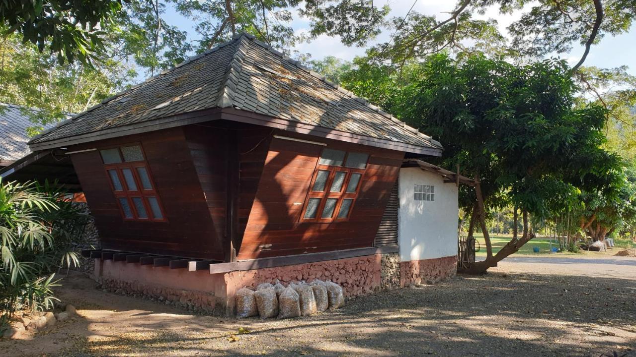 จำค่า ชาเลท์ บ้านพักสวนเกษตร Lampang Exterior photo