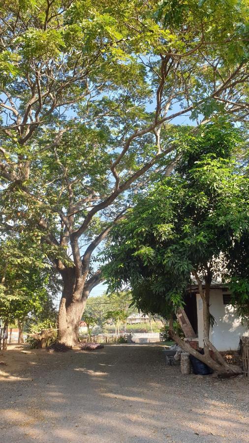 จำค่า ชาเลท์ บ้านพักสวนเกษตร Lampang Exterior photo